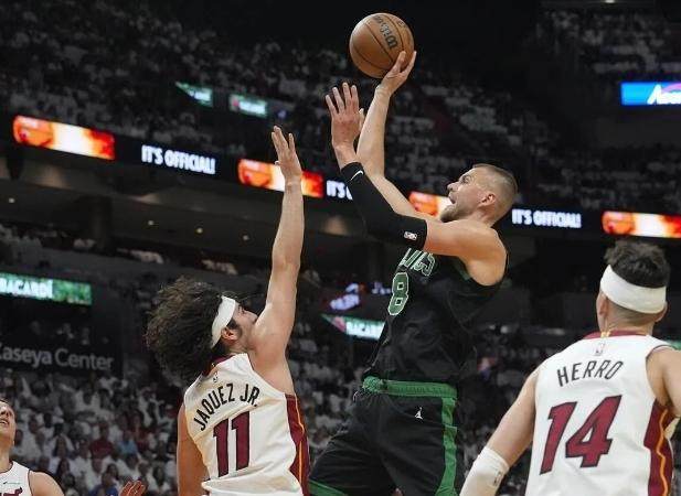 开云科技-波神遭小腿伤病重创 凯尔特人拿赛点却留巨大隐患