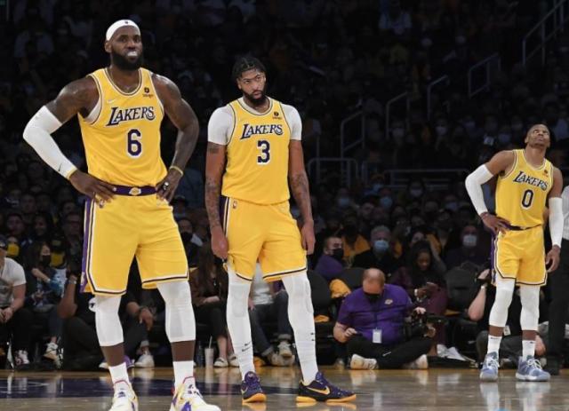 开云官方平台-湖人下季三核不变 管理层表示不愿送出更多选秀权